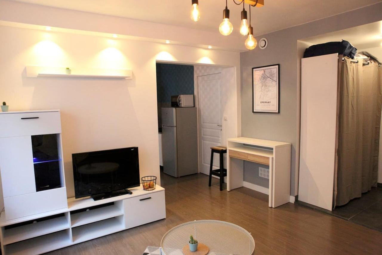 Studio Hyper Centre Ville Epernay - Champagne Buitenkant foto