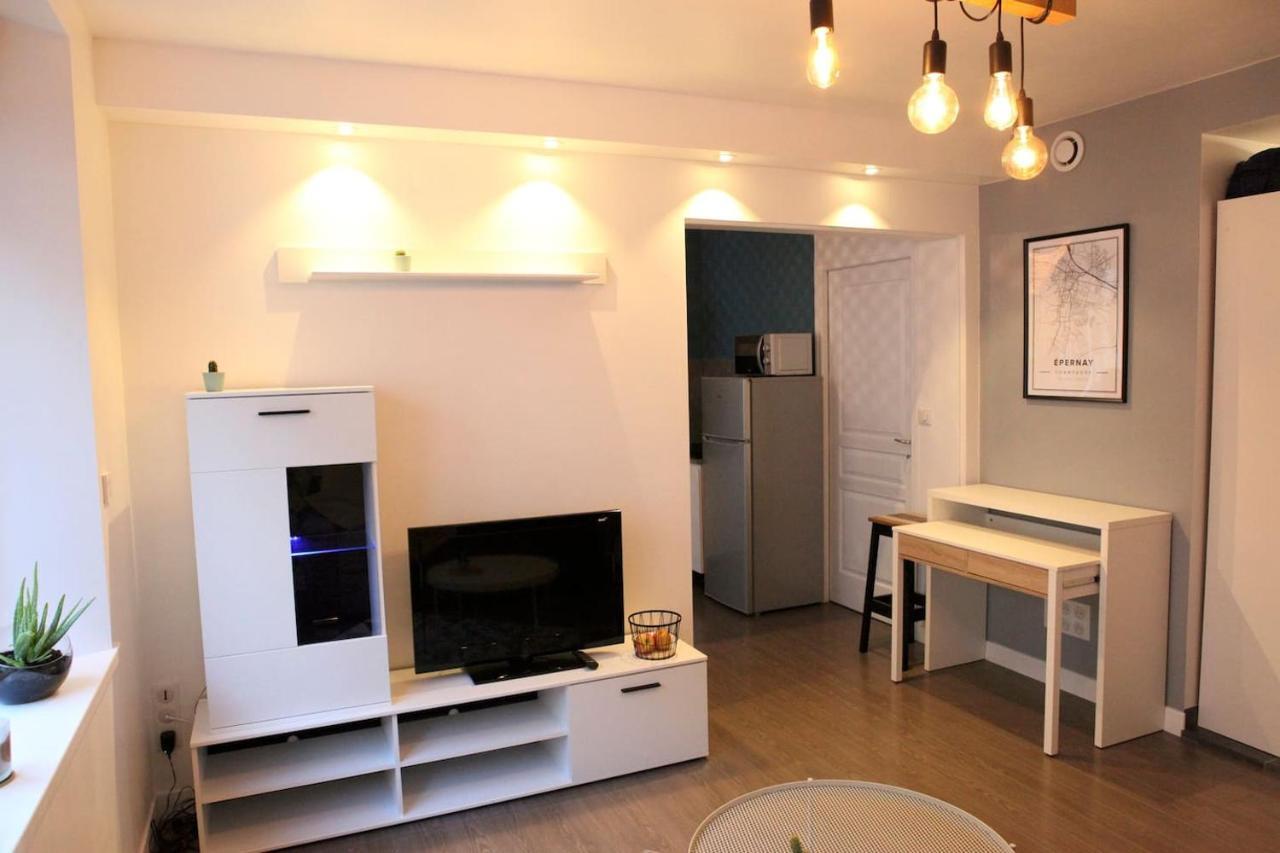 Studio Hyper Centre Ville Epernay - Champagne Buitenkant foto